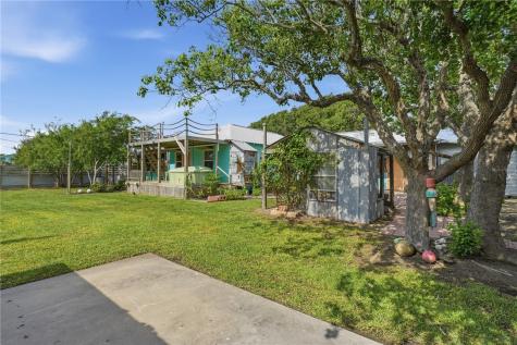 113 Palmetto Avenue Fulton TX 78358