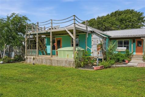 113 Palmetto Avenue Fulton TX 78358