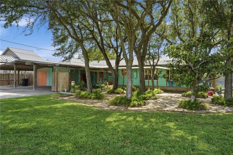 113 Palmetto Avenue Fulton TX 78358