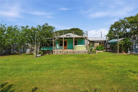 113 Palmetto Avenue Fulton TX 78358