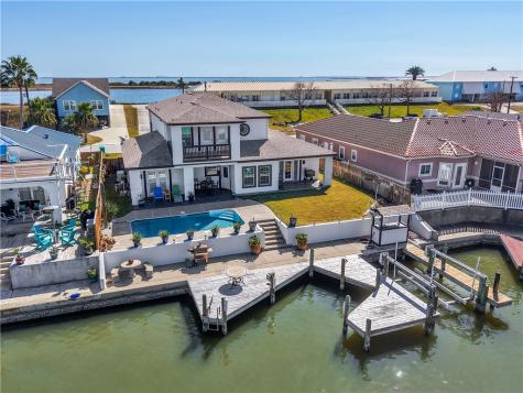 1050 S Bay Street Aransas Pass TX 78336