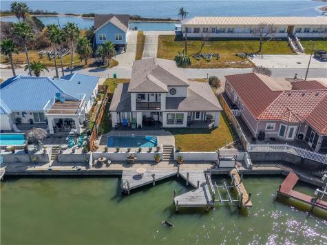 1050 S Bay Street Aransas Pass TX 78336