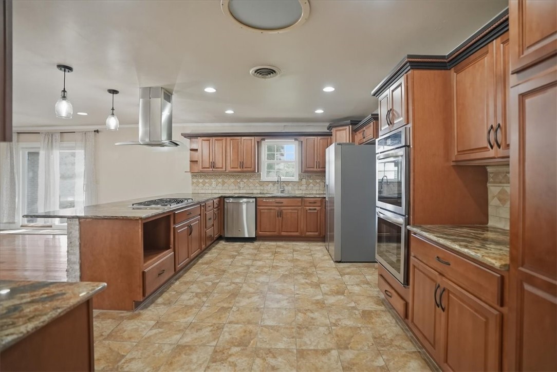 955 S Highway 37 George West TX 78022