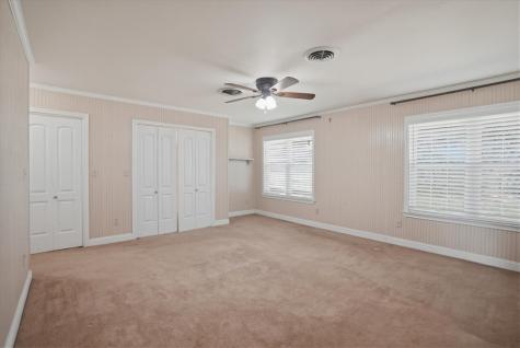 955 S Highway 37 George West TX 78022