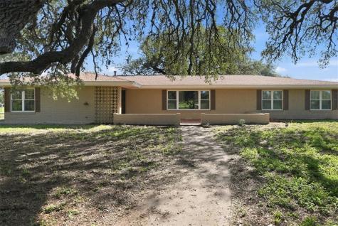 955 S Highway 37 George West TX 78022