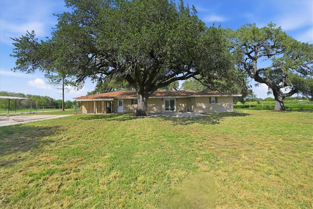 955 S Highway 37 George West TX 78022