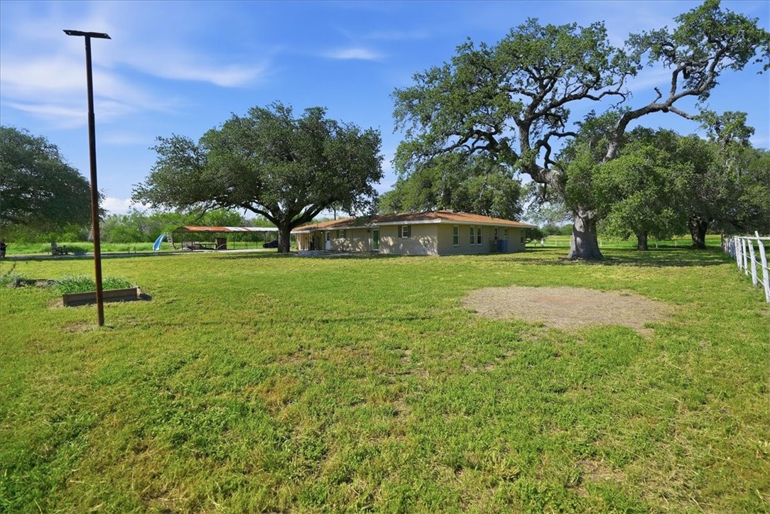 955 S Highway 37 George West TX 78022