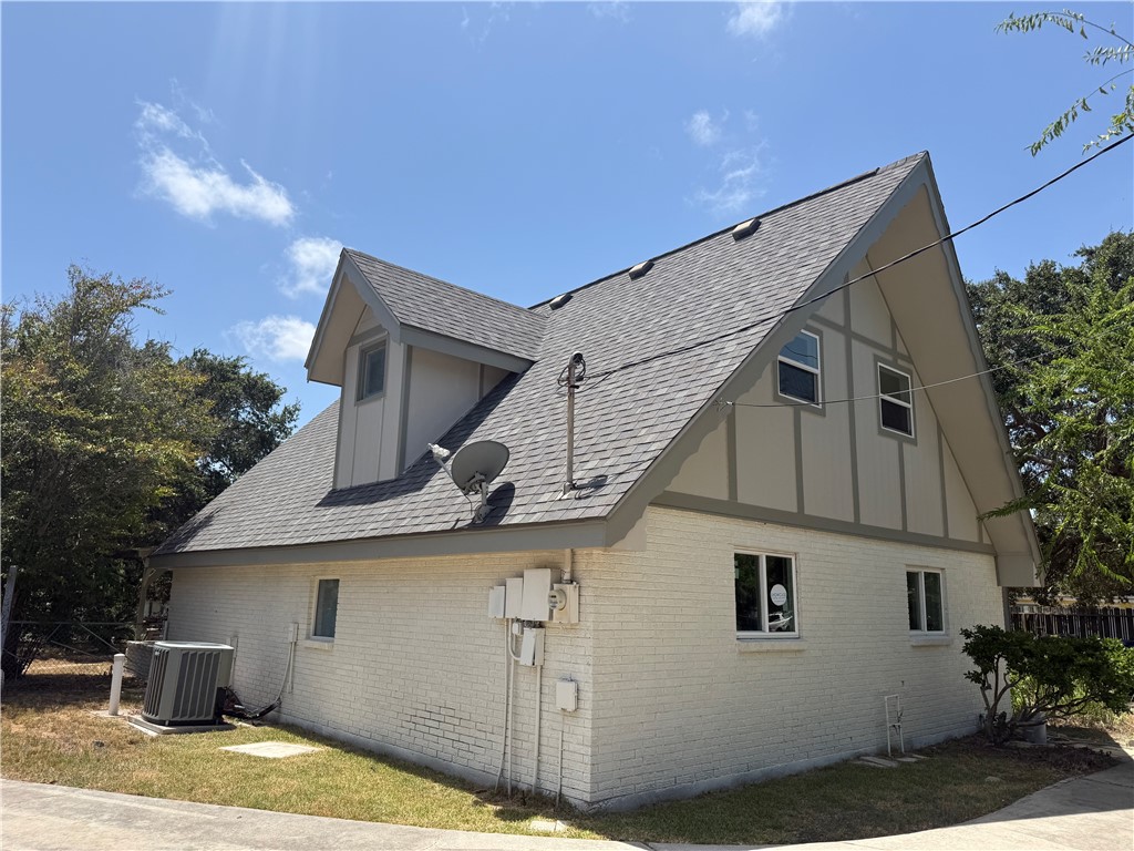 305 Caribbean Drive Corpus Christi TX 78418