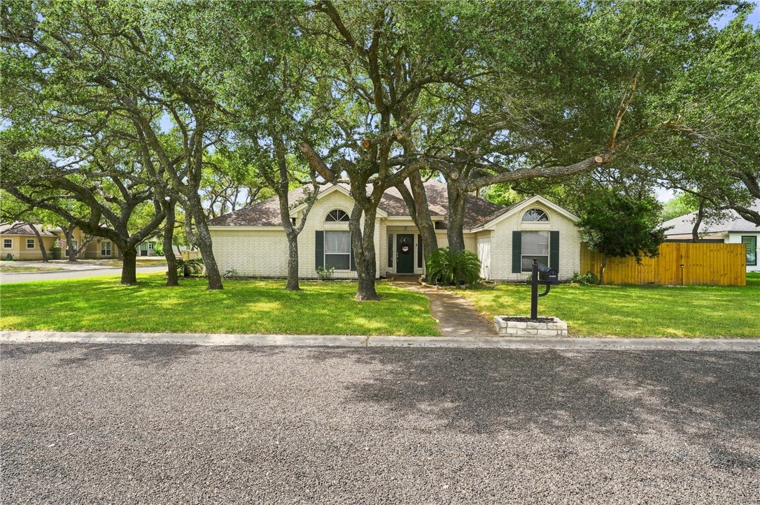 102 Cypress Point Rockport TX 78382