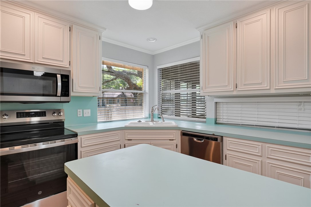 102 Cypress Point Rockport TX 78382