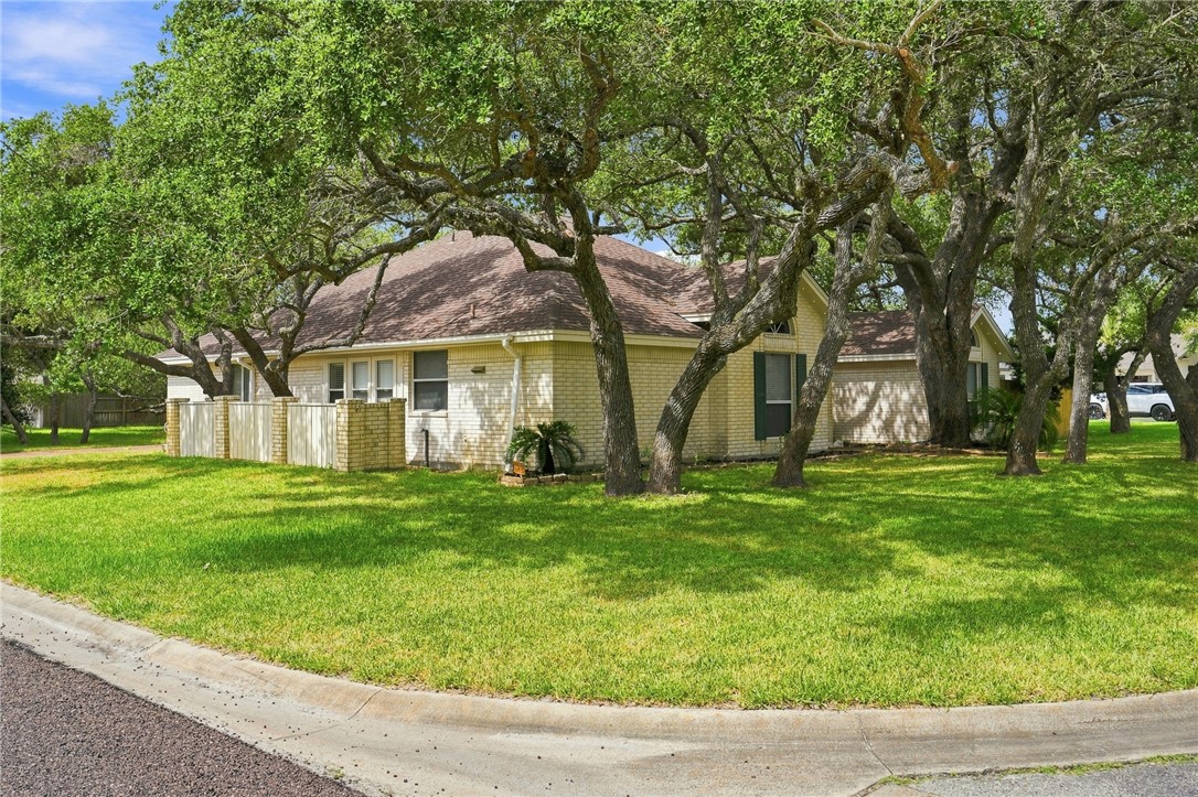 102 Cypress Point Rockport TX 78382