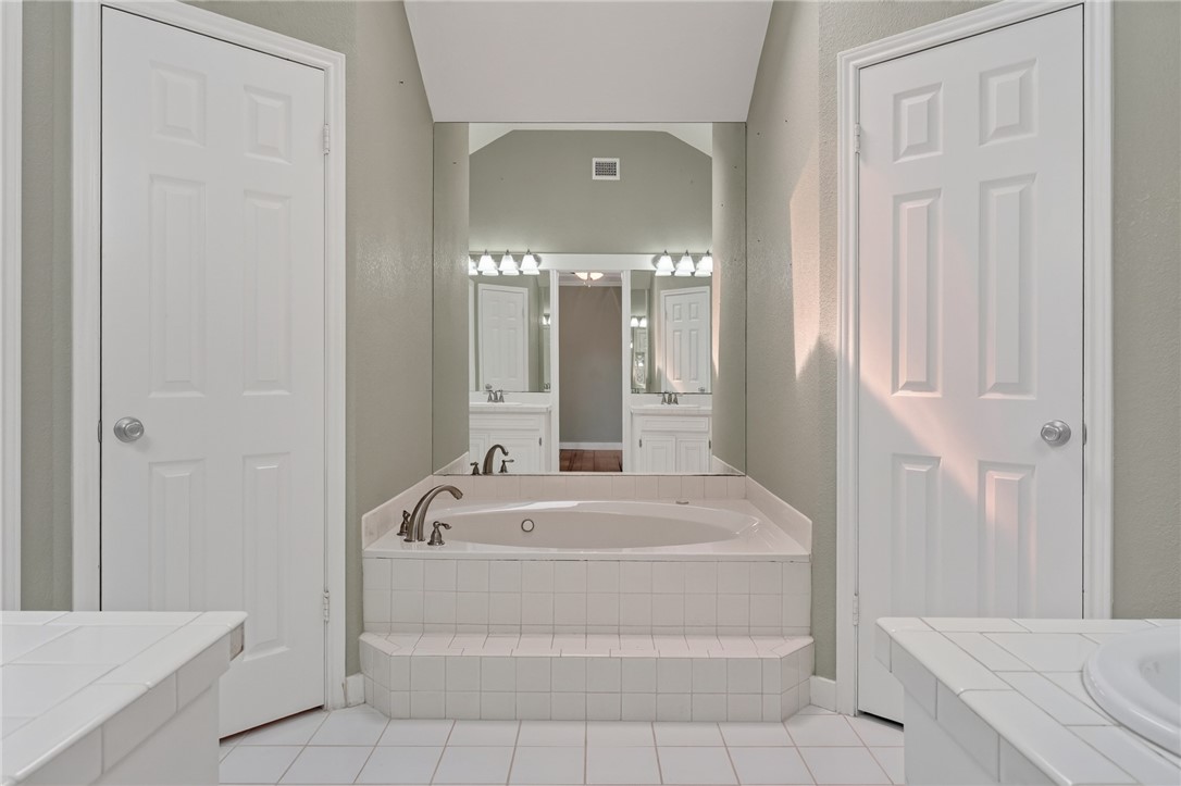102 Cypress Point Rockport TX 78382