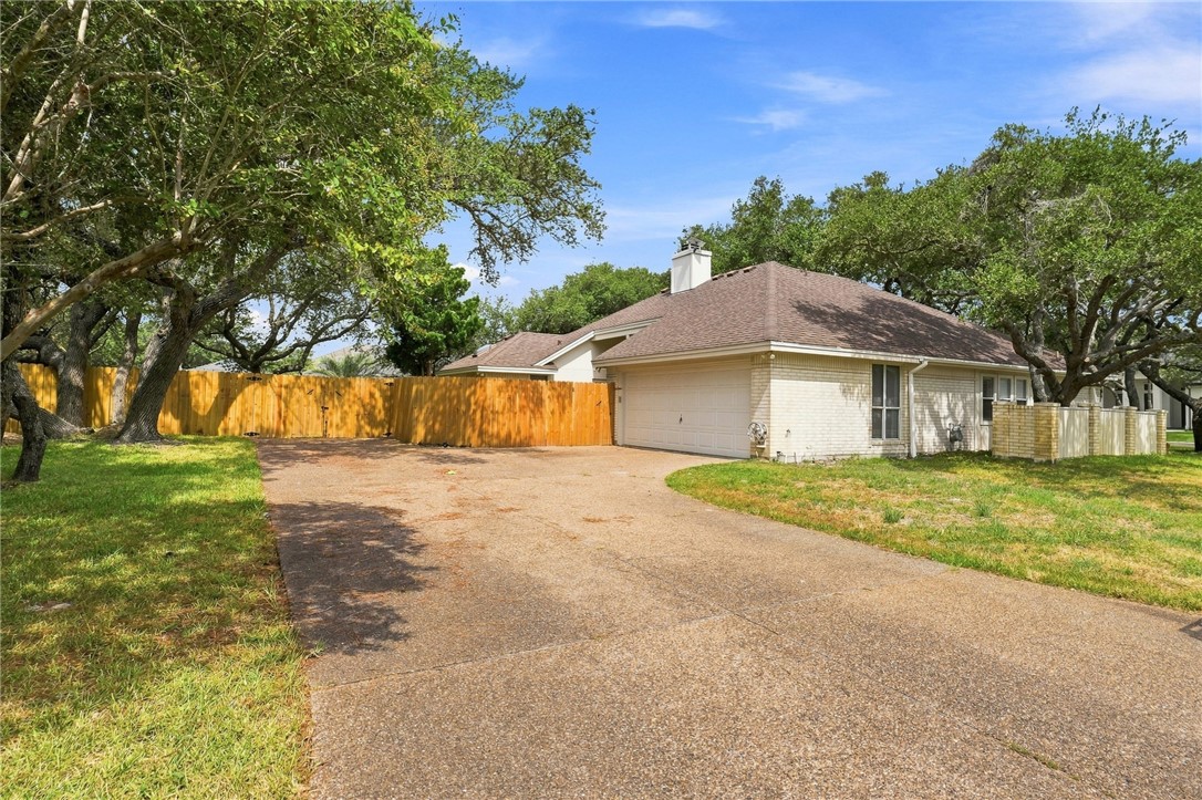 102 Cypress Point Rockport TX 78382