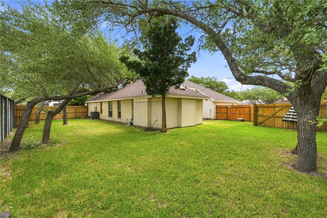 102 Cypress Point Rockport TX 78382