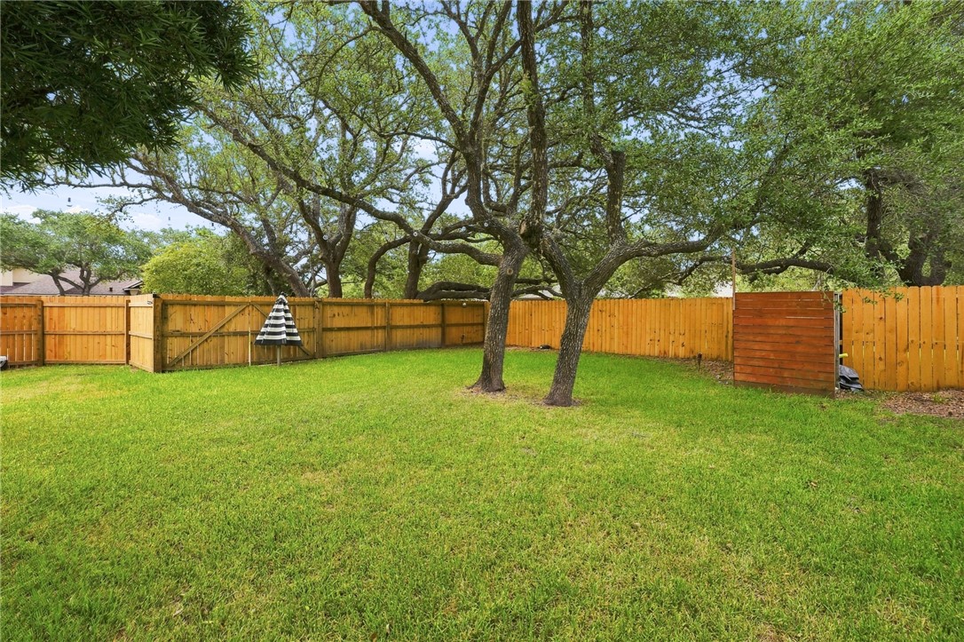102 Cypress Point Rockport TX 78382
