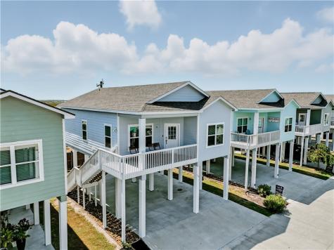 110 N Nautica Rockport TX 78382
