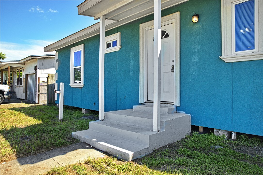 1721 Hickory Place Corpus Christi TX 78416
