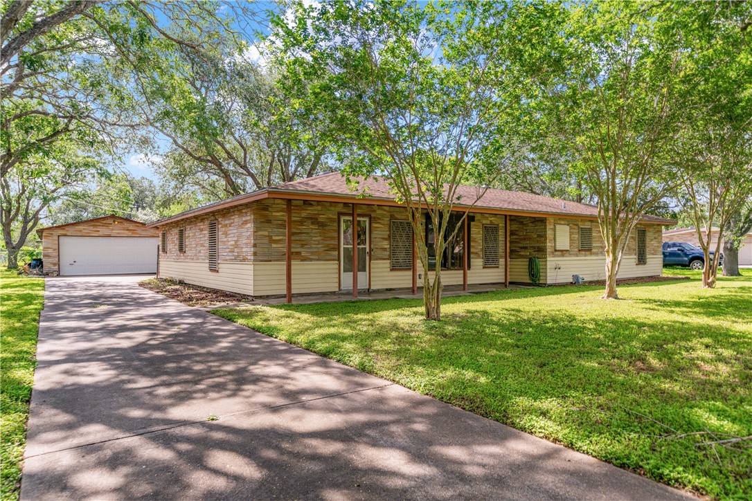 749 W Wildwood Drive Corpus Christi TX 78410
