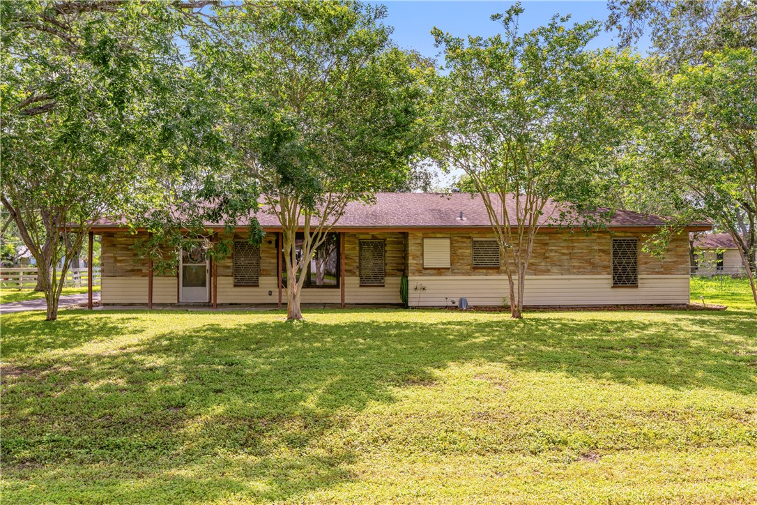 749 W Wildwood Drive Corpus Christi TX 78410