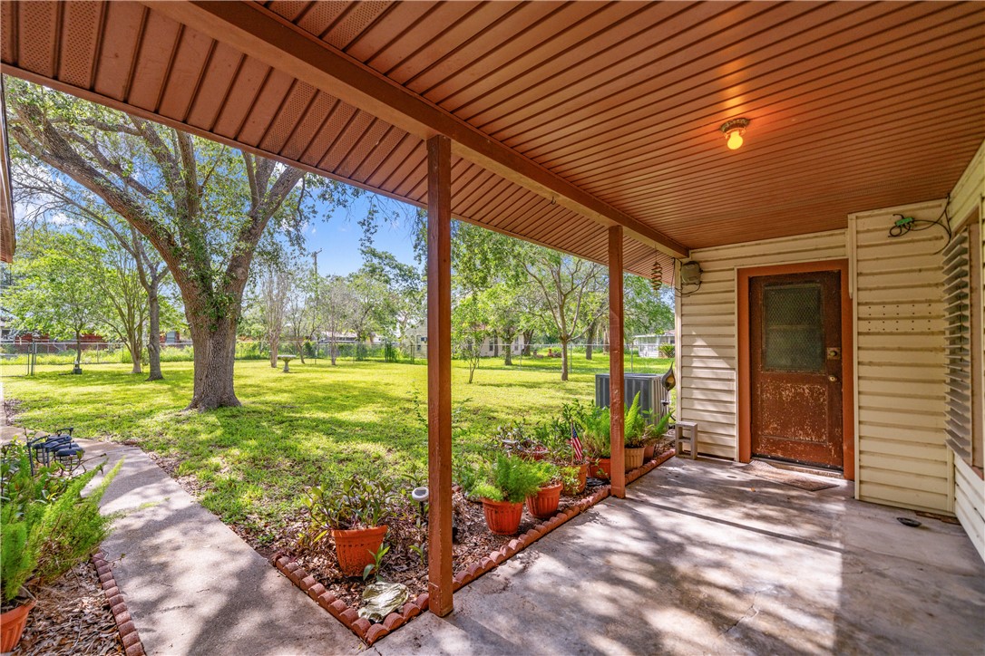 749 W Wildwood Drive Corpus Christi TX 78410