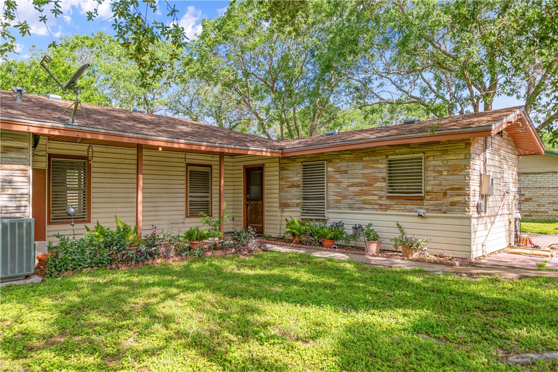 749 W Wildwood Drive Corpus Christi TX 78410