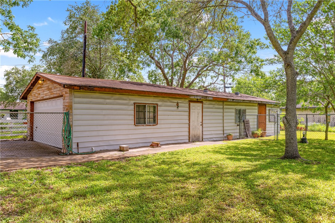 749 W Wildwood Drive Corpus Christi TX 78410