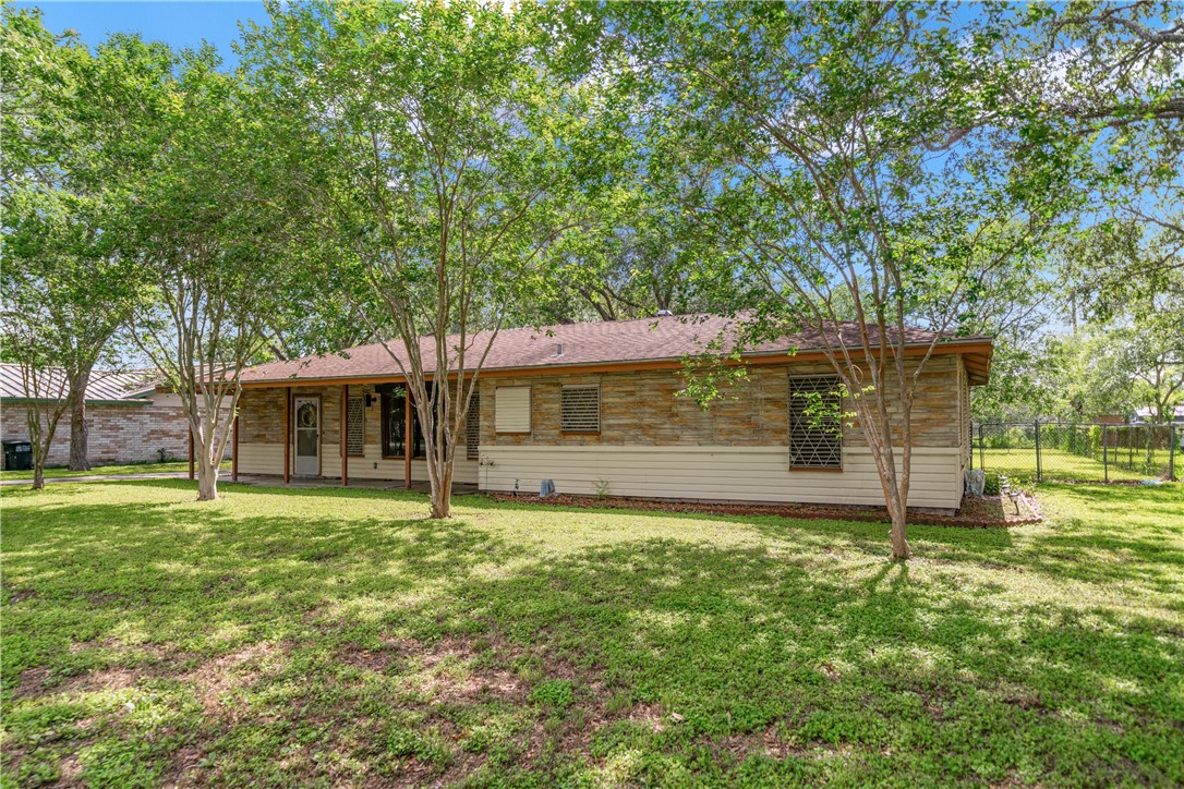 749 W Wildwood Drive Corpus Christi TX 78410