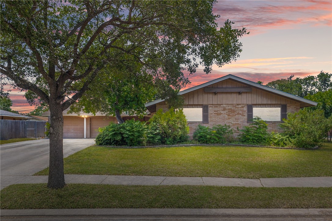 445 Pennington Drive Corpus Christi TX 78412