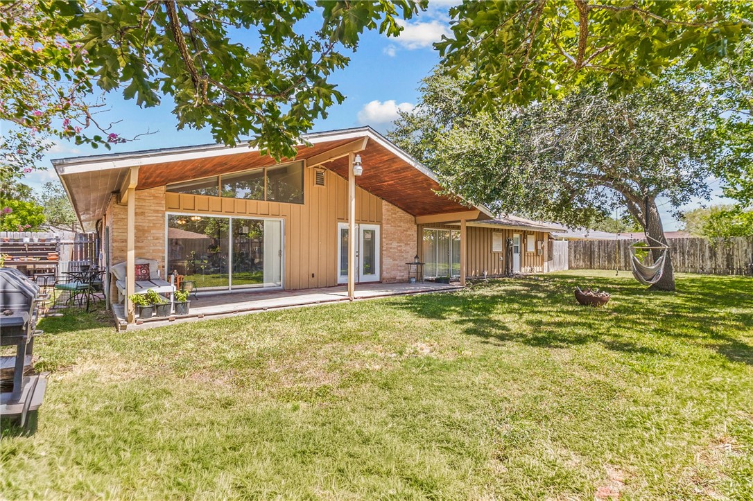 445 Pennington Drive Corpus Christi TX 78412