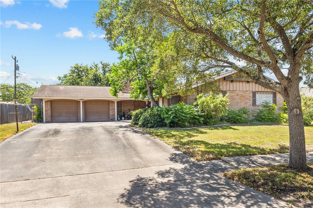 445 Pennington Drive Corpus Christi TX 78412