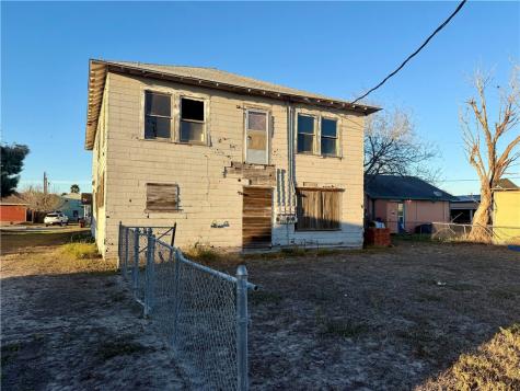 719 W Kleberg Avenue Kingsville TX 78363