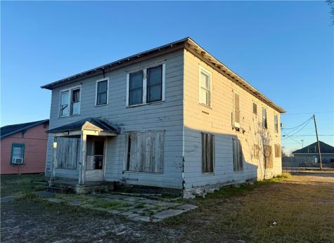719 W Kleberg Avenue Kingsville TX 78363
