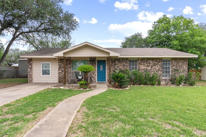 1312 Mark Street George West TX 78022
