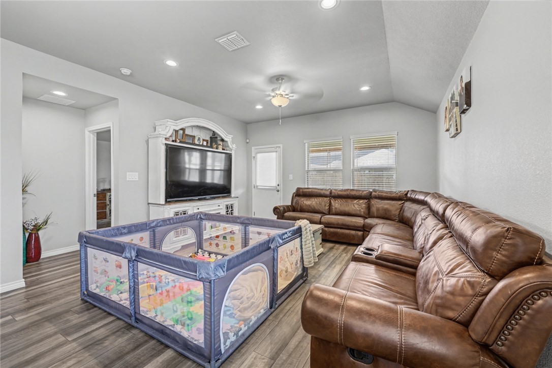 7601 Cowboy Trail Lane Corpus Christi TX 78414