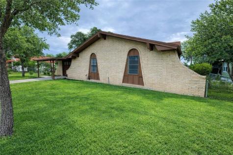 803 Avenue H Sinton TX 78387
