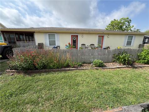609 W Liberty Street Rockport TX 78382