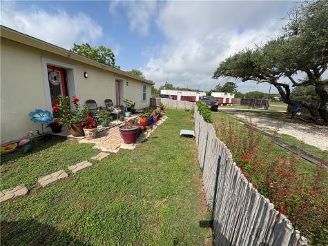 609 W Liberty Street Rockport TX 78382
