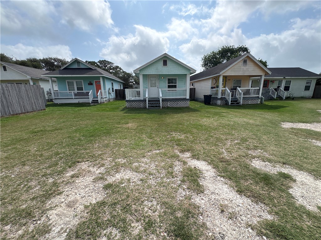 609 W Liberty Street Rockport TX 78382