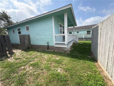 609 W Liberty Street Rockport TX 78382