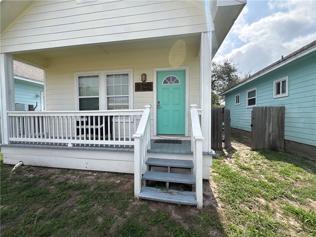 609 W Liberty Street Rockport TX 78382