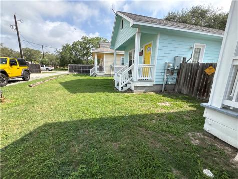 609 W Liberty Street Rockport TX 78382
