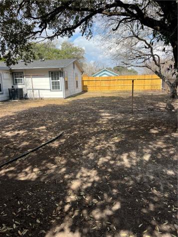 323 W Lee Avenue Kingsville TX 78363