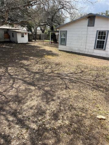 323 W Lee Avenue Kingsville TX 78363