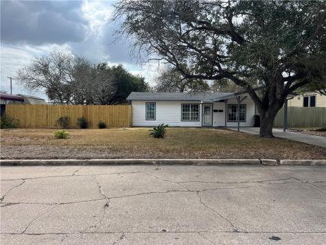 323 W Lee Avenue Kingsville TX 78363