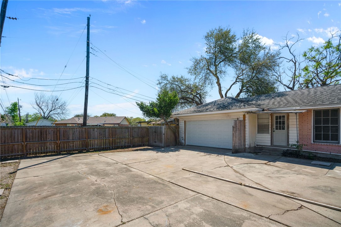 613 Hopper Drive Corpus Christi TX 78411