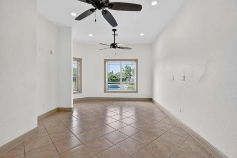 5593 Westlake Drive Sandia TX 78383