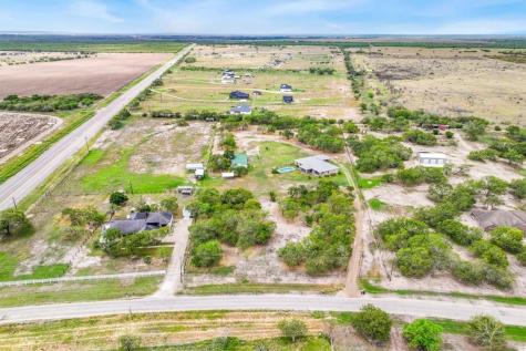 5593 Westlake Drive Sandia TX 78383