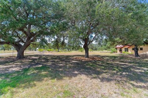 555 Silver Creek Sinton TX 78387