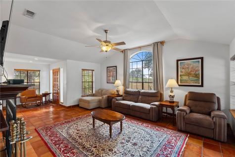 555 Silver Creek Sinton TX 78387