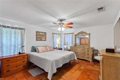 555 Silver Creek Sinton TX 78387